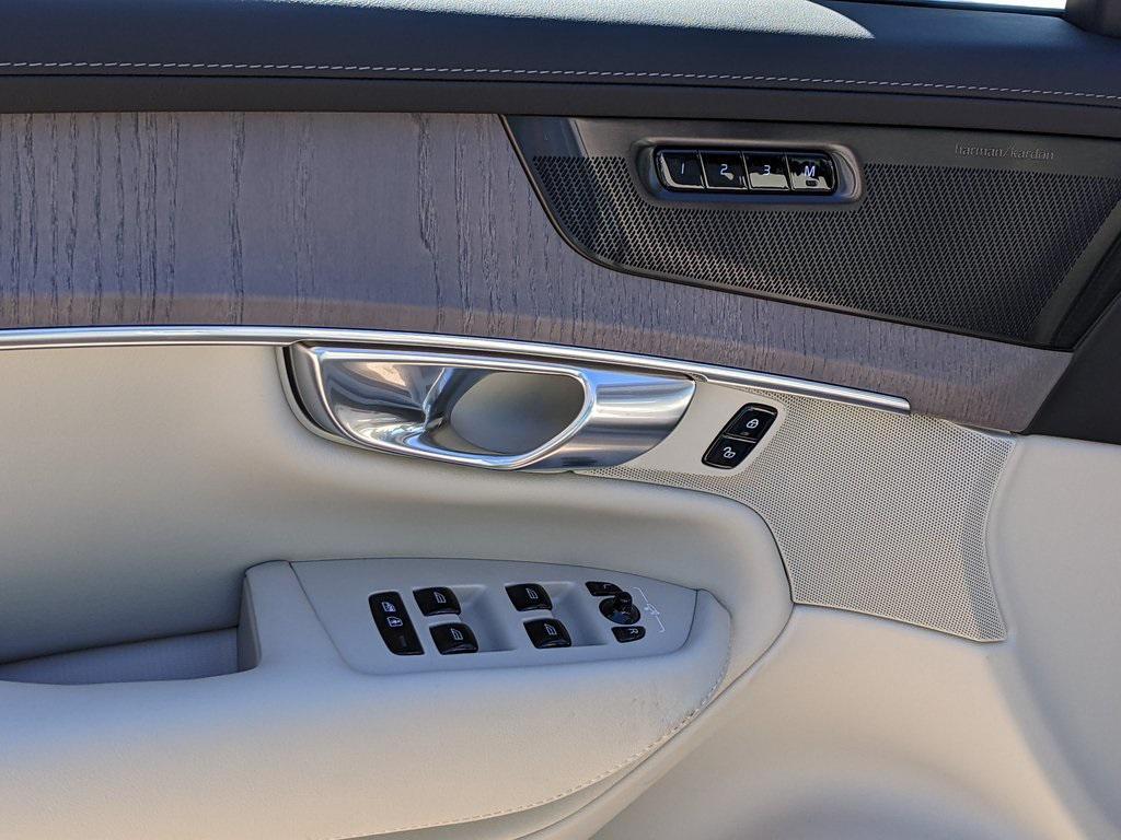 new 2026 Volvo XC90 car, priced at $75,575