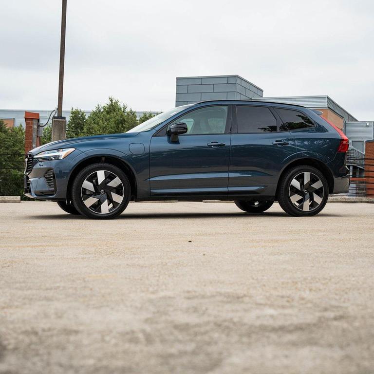 used 2024 Volvo XC60 Recharge Plug-In Hybrid car, priced at $46,500