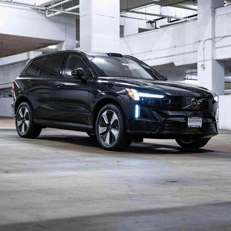 new 2025 Volvo EX90 car, priced at $81,790