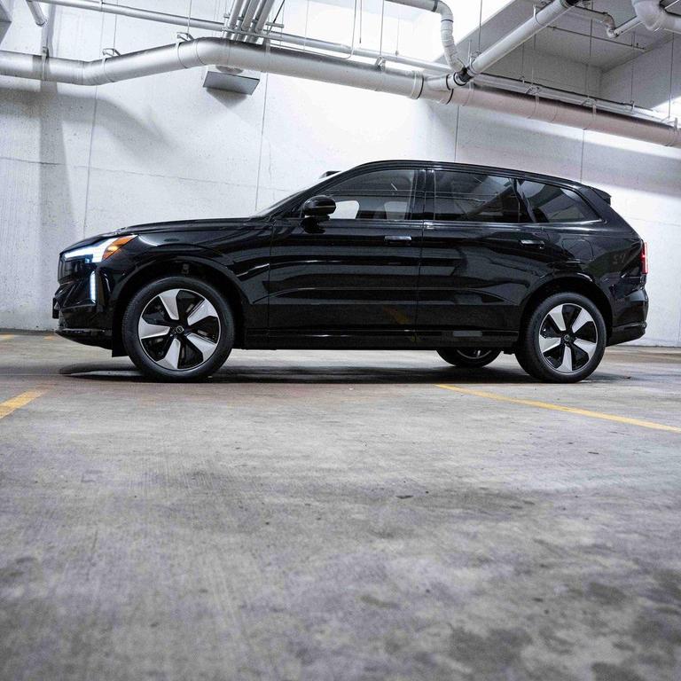 new 2025 Volvo EX90 car, priced at $81,790