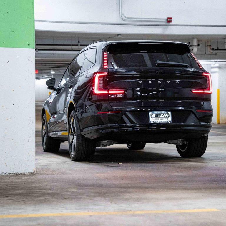 new 2025 Volvo EX90 car, priced at $81,790