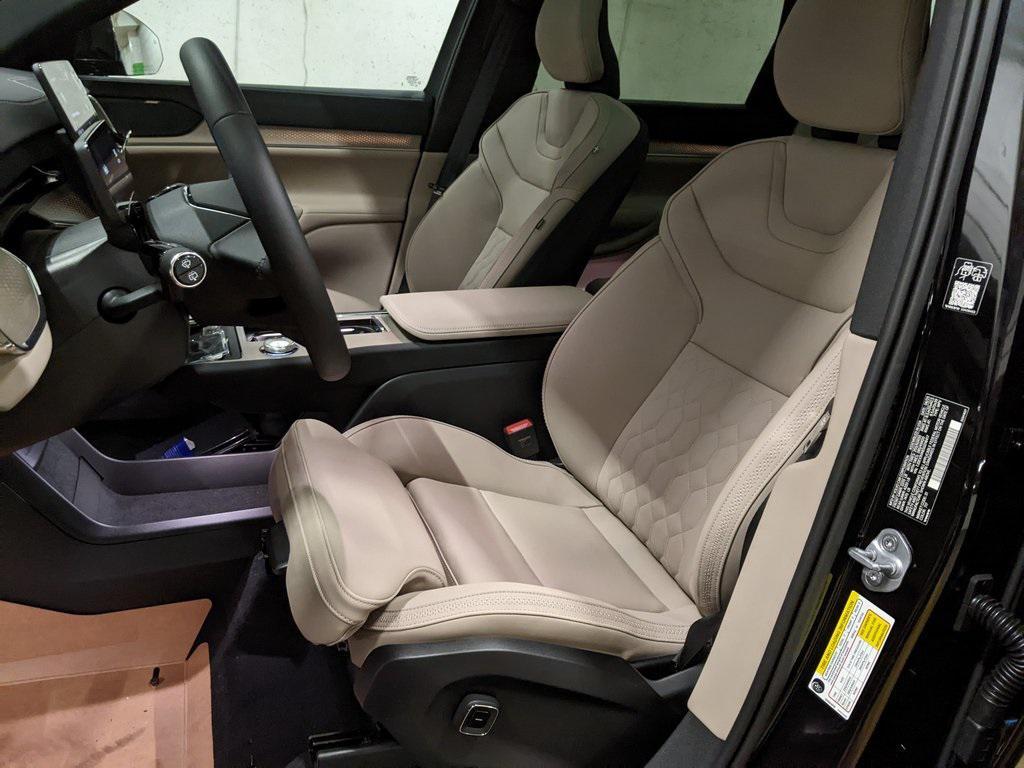 new 2025 Volvo EX90 car, priced at $81,790