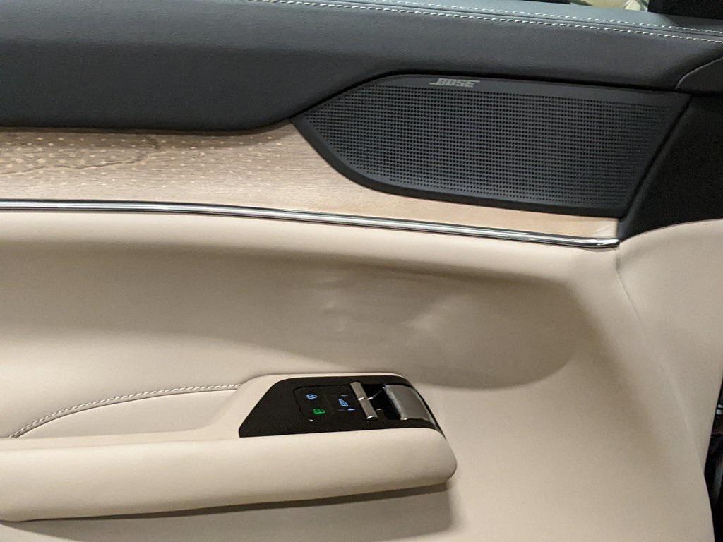 new 2025 Volvo EX90 car, priced at $81,790