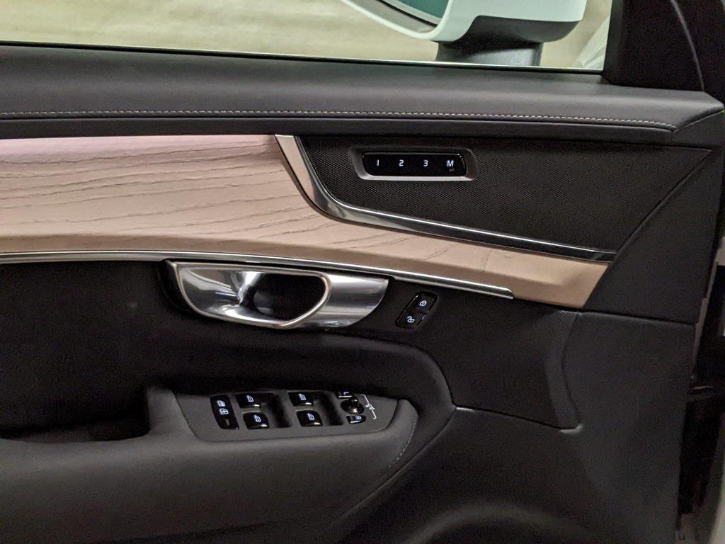 new 2025 Volvo XC90 Plug-In Hybrid car, priced at $72,736
