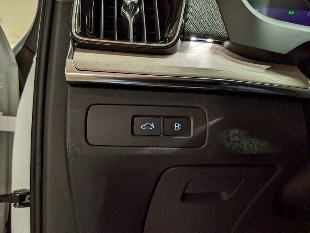 new 2025 Volvo XC90 Plug-In Hybrid car, priced at $72,736
