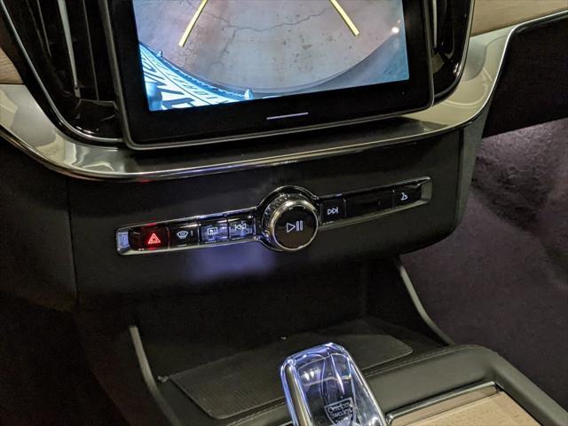 new 2025 Volvo XC90 car, priced at $65,395