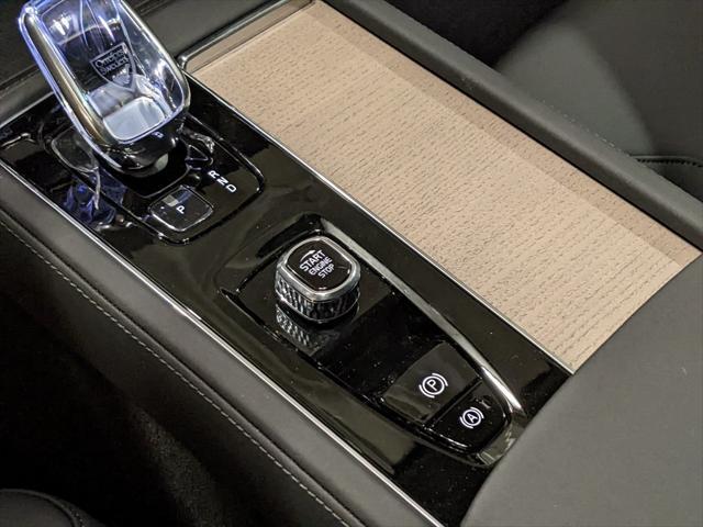 new 2025 Volvo XC90 car, priced at $65,395