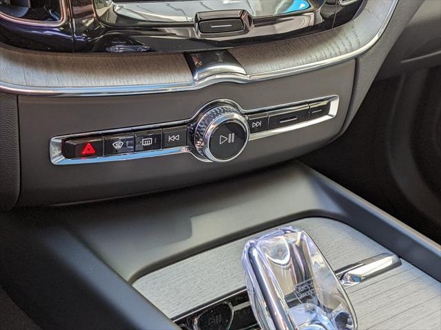 new 2025 Volvo XC60 Plug-In Hybrid car, priced at $71,295