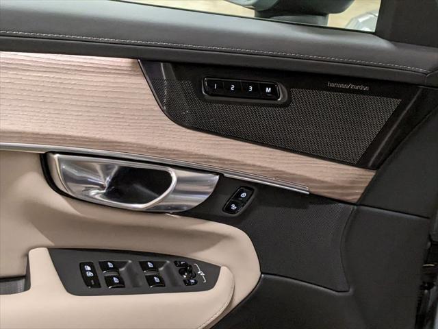 new 2025 Volvo XC90 car, priced at $77,105