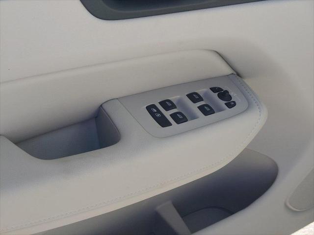 new 2025 Volvo XC60 car, priced at $55,360