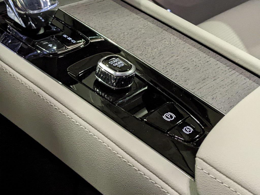 new 2026 Volvo XC90 car, priced at $75,155