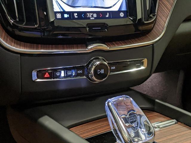 new 2025 Volvo XC60 car, priced at $61,610