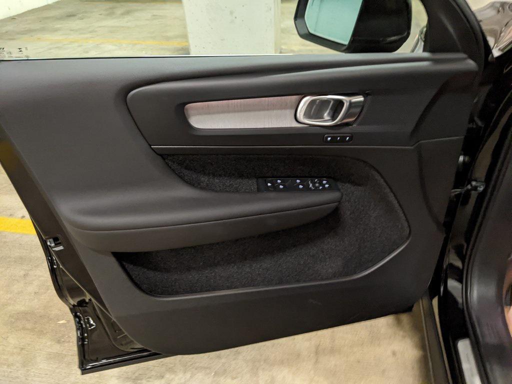 new 2025 Volvo XC40 car, priced at $42,352