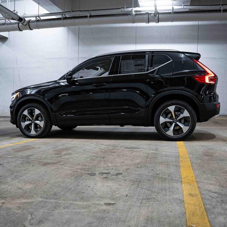 new 2025 Volvo XC40 car, priced at $42,352