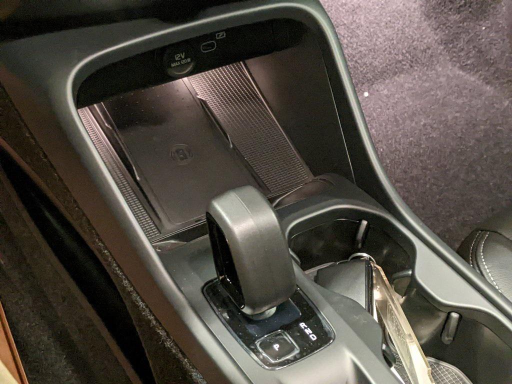 new 2025 Volvo XC40 car, priced at $42,352