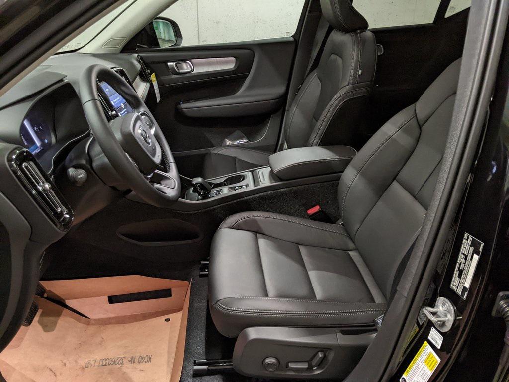new 2025 Volvo XC40 car, priced at $42,352