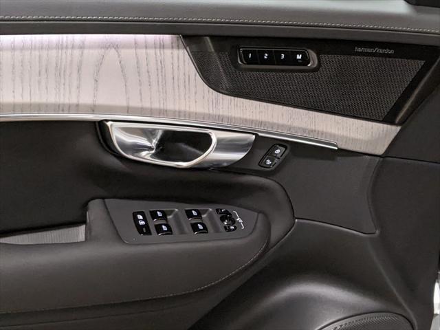 new 2025 Volvo XC90 car, priced at $69,155