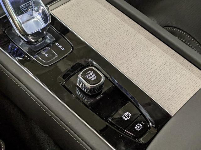 new 2025 Volvo XC90 car, priced at $69,155