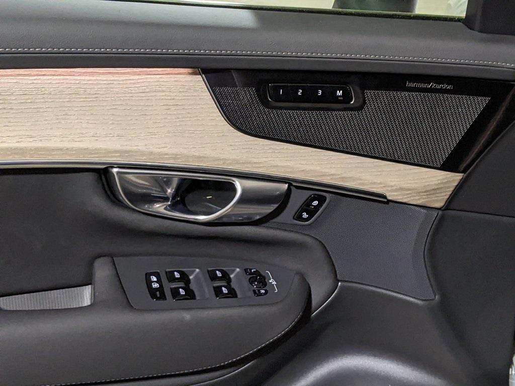 new 2025 Volvo XC90 Plug-In Hybrid car, priced at $76,736