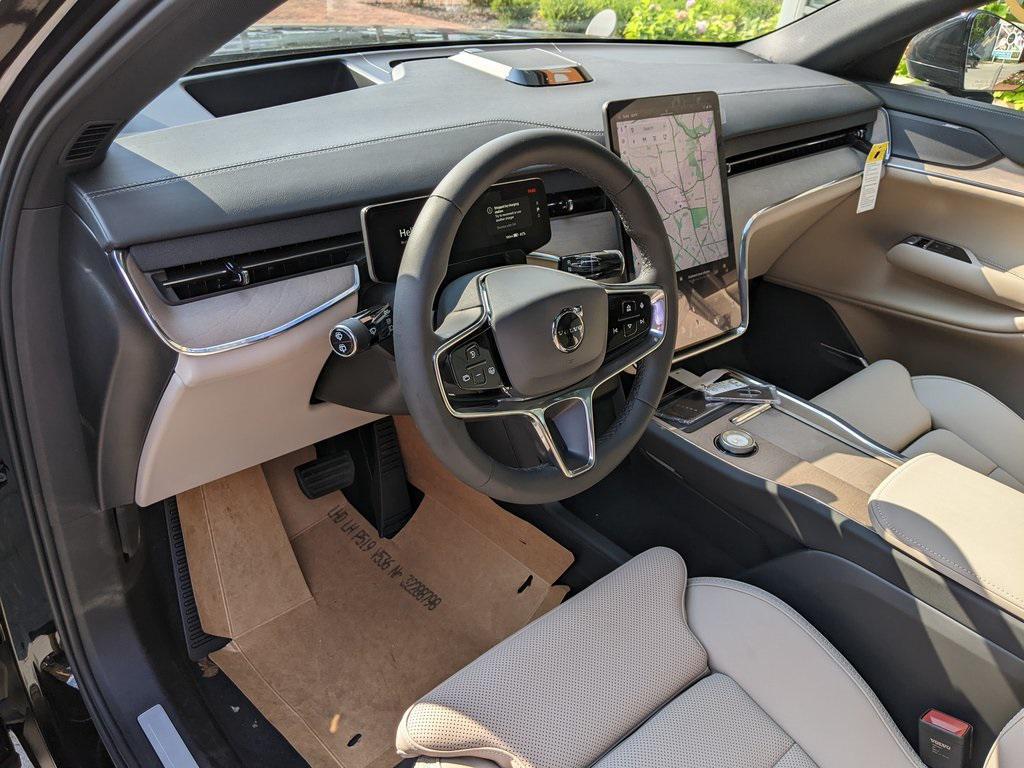 new 2025 Volvo EX90 car, priced at $83,140