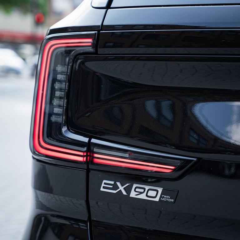 new 2025 Volvo EX90 car, priced at $83,140
