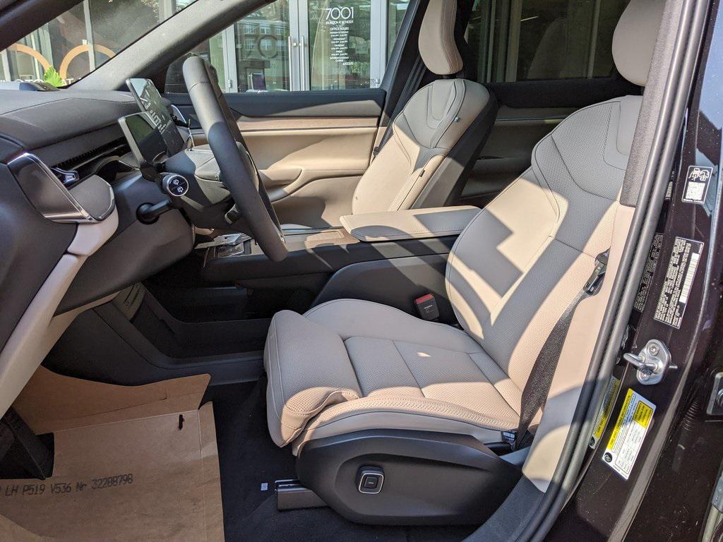 new 2025 Volvo EX90 car, priced at $83,140