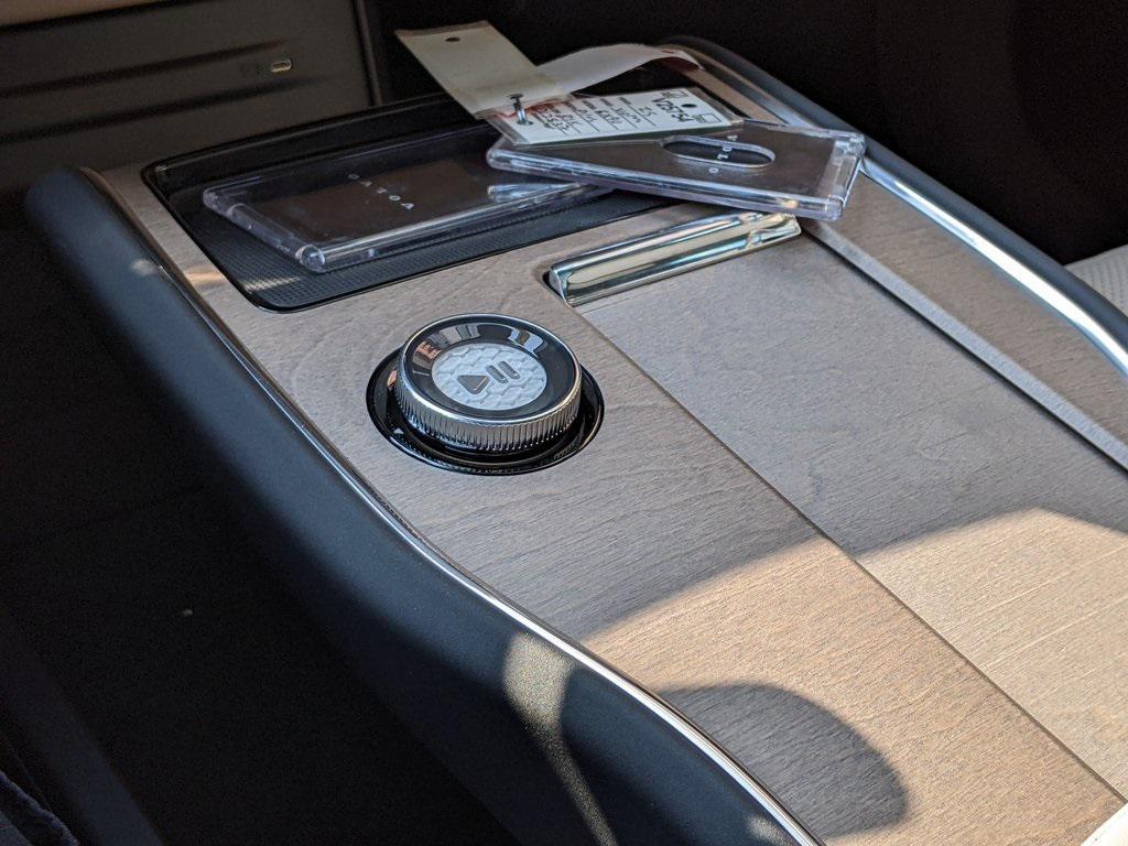 new 2025 Volvo EX90 car, priced at $83,140