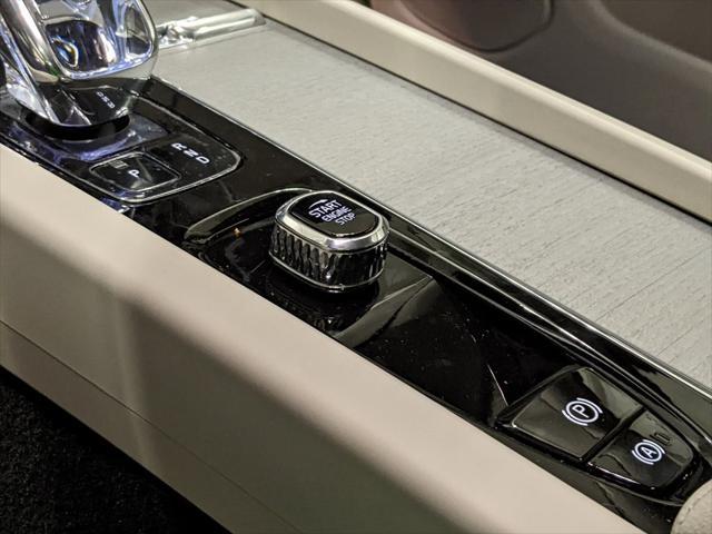 new 2025 Volvo XC60 car, priced at $60,660