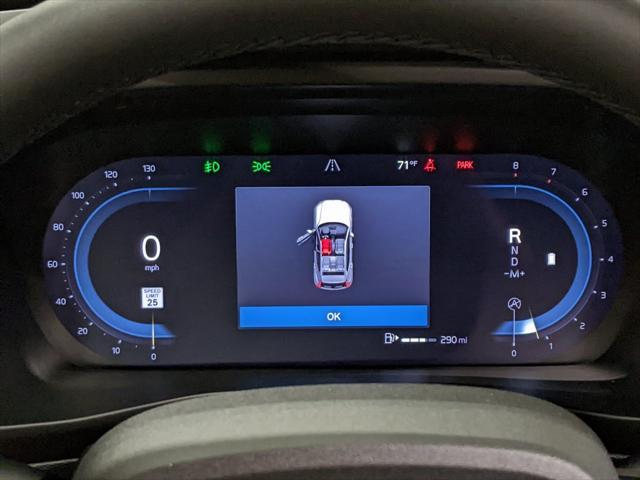 new 2025 Volvo XC40 car, priced at $51,565