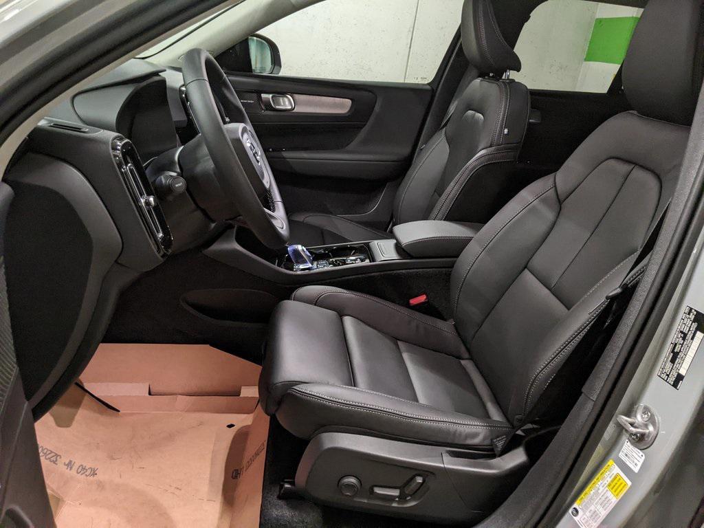 new 2025 Volvo XC40 car, priced at $50,236