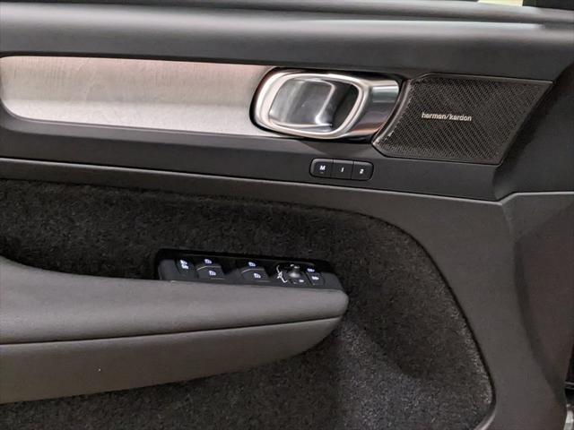 new 2025 Volvo XC40 car, priced at $51,565