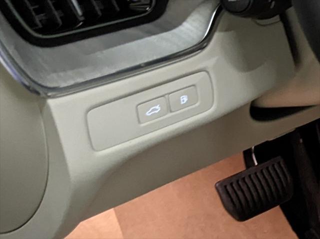 new 2025 Volvo XC60 Plug-In Hybrid car, priced at $66,260