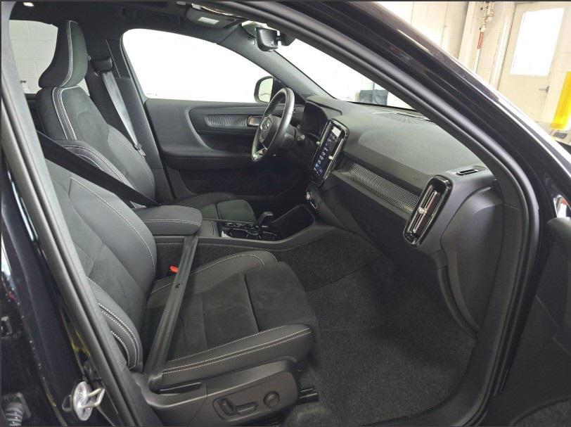 used 2025 Volvo XC40 car, priced at $35,000