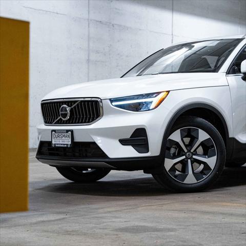 new 2025 Volvo XC40 car, priced at $46,035