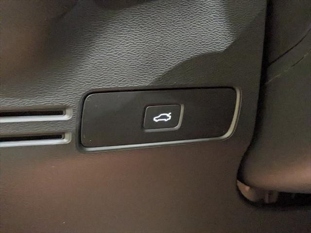 new 2025 Volvo XC40 car, priced at $46,035