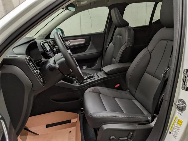 new 2025 Volvo XC40 car, priced at $46,035