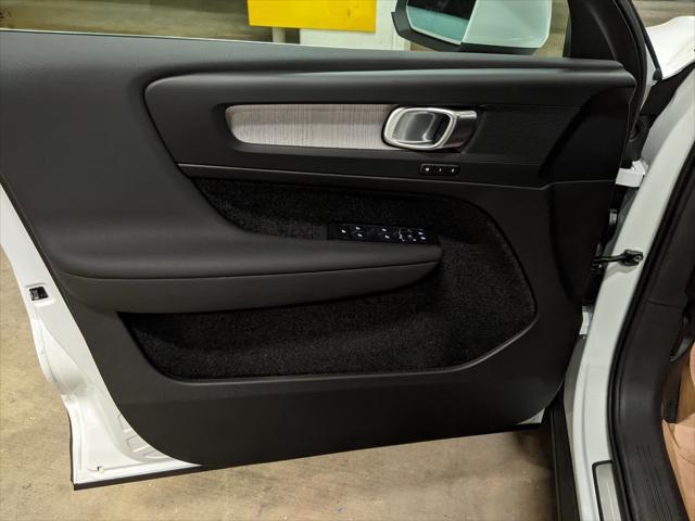 new 2025 Volvo XC40 car, priced at $46,035