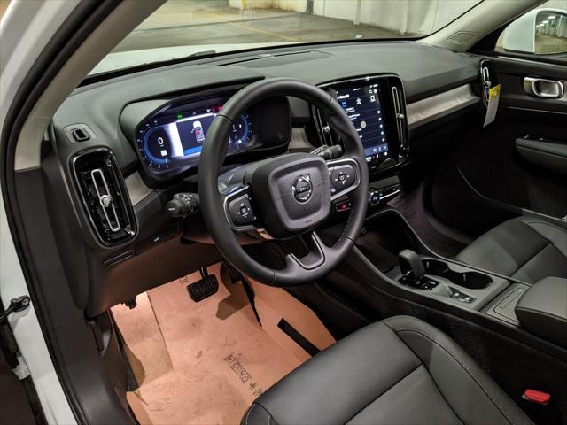 new 2025 Volvo XC40 car, priced at $46,035