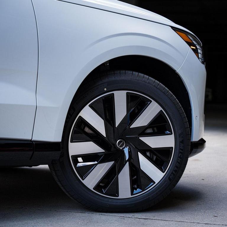 new 2025 Volvo EX90 car, priced at $88,825