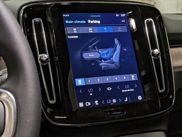 new 2025 Volvo XC40 car, priced at $52,560
