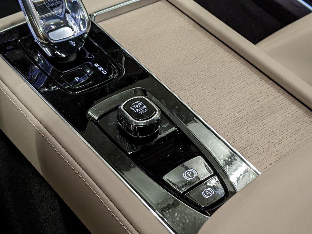 new 2025 Volvo XC90 Plug-In Hybrid car, priced at $75,045