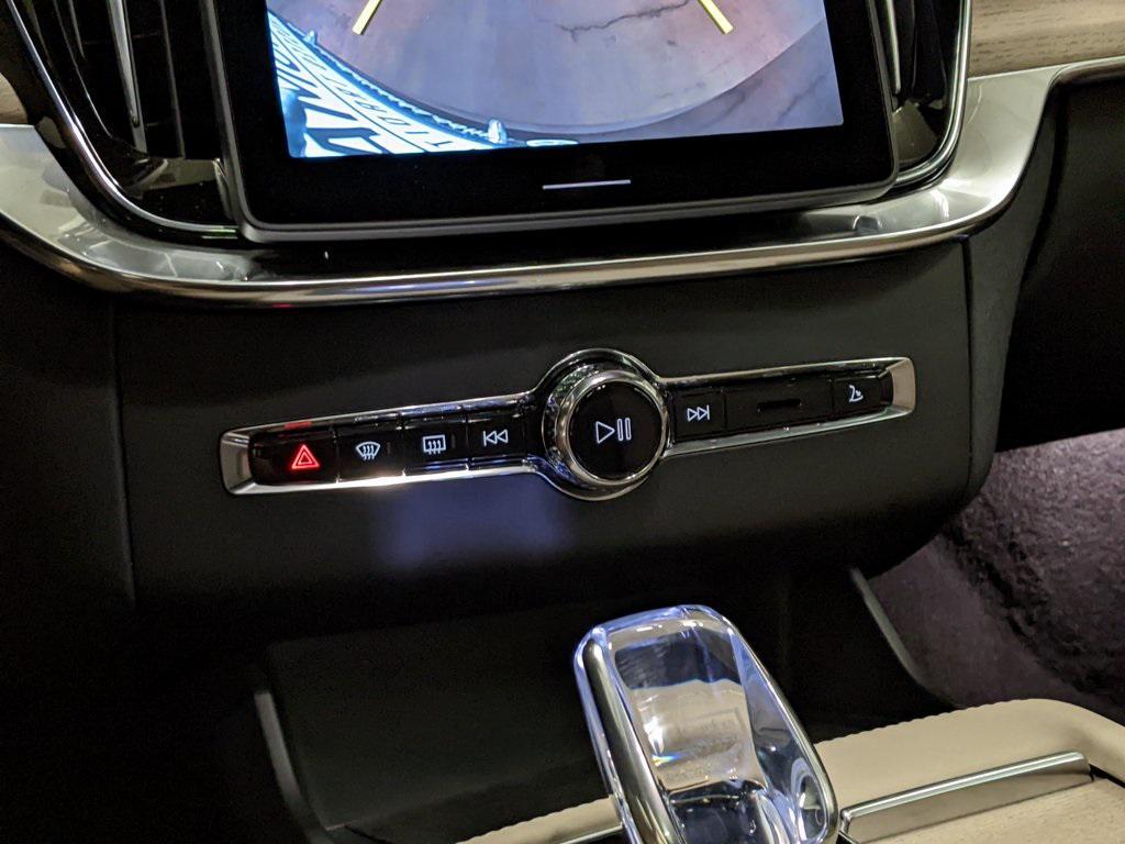 new 2025 Volvo XC90 Plug-In Hybrid car, priced at $75,045