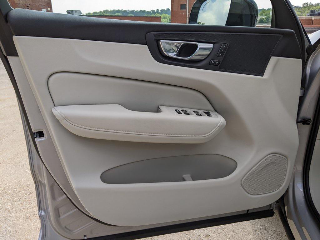 used 2024 Volvo XC60 Recharge Plug-In Hybrid car, priced at $55,000