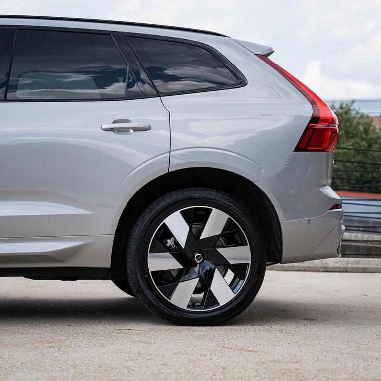 used 2024 Volvo XC60 Recharge Plug-In Hybrid car, priced at $55,000