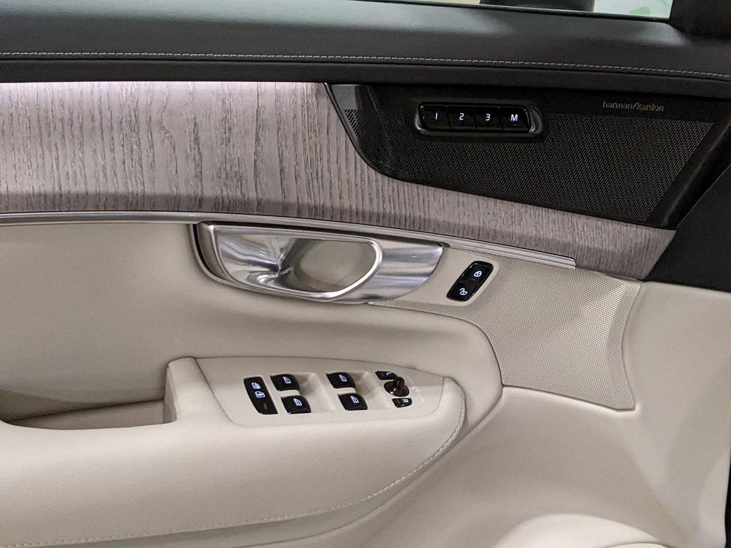 new 2026 Volvo XC90 Plug-In Hybrid car, priced at $85,625