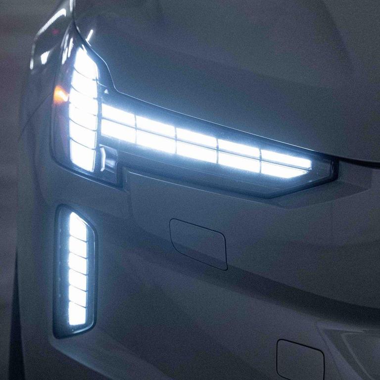 new 2025 Volvo EX90 car, priced at $80,736