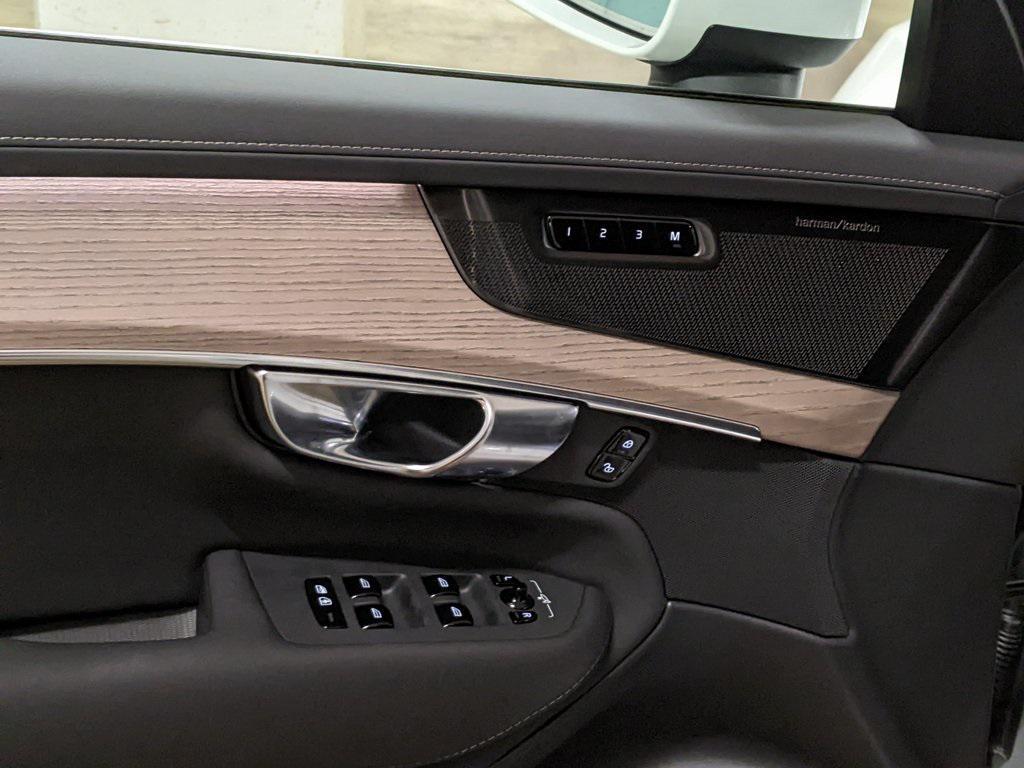 new 2025 Volvo XC90 Plug-In Hybrid car, priced at $76,336