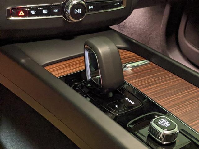 new 2025 Volvo XC60 car, priced at $55,360