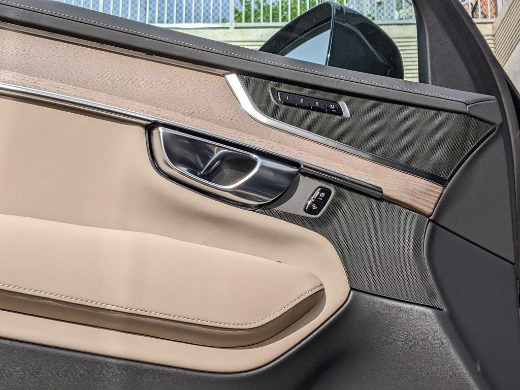 new 2025 Volvo XC90 Plug-In Hybrid car, priced at $73,036