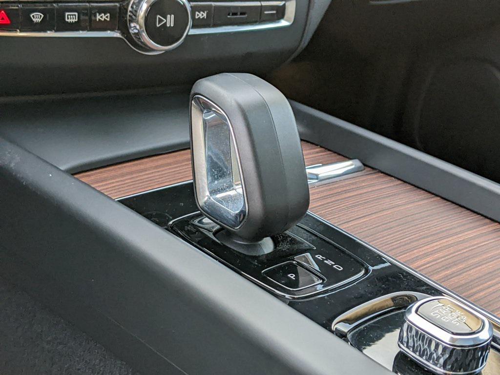 used 2023 Volvo XC60 car, priced at $38,501